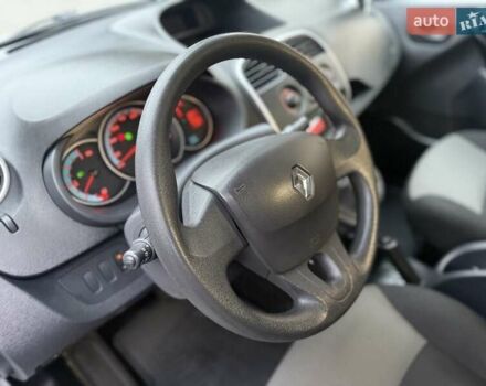 Белый Рено Кенгу, объемом двигателя 0 л и пробегом 61 тыс. км за 11900 $, фото 24 на Automoto.ua