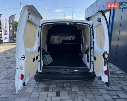 Белый Рено Кенгу, объемом двигателя 0 л и пробегом 39 тыс. км за 10500 $, фото 23 на Automoto.ua