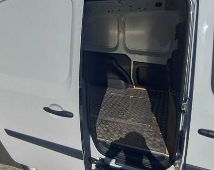 Белый Рено Кенгу, объемом двигателя 0 л и пробегом 39 тыс. км за 10500 $, фото 4 на Automoto.ua