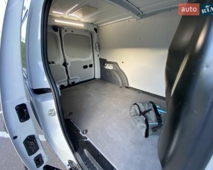 Білий Рено Кєнгу, об'ємом двигуна 0 л та пробігом 30 тис. км за 12500 $, фото 52 на Automoto.ua