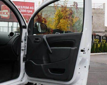 Рено Кенгу 2019 в Харькове на Automoto.ua Белый Рено Кенгу, объемом двигателя 0 л и пробегом 130 тыс. км за 9900 $, фото 50 на Automoto.ua