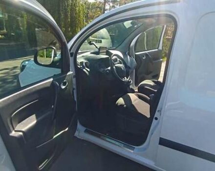 Белый Рено Кенгу, объемом двигателя 0 л и пробегом 39 тыс. км за 10500 $, фото 9 на Automoto.ua