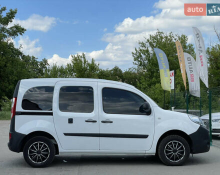 Білий Рено Кєнгу, об'ємом двигуна 1.5 л та пробігом 233 тис. км за 11999 $, фото 21 на Automoto.ua