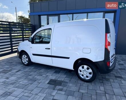 Белый Рено Кенгу, объемом двигателя 0 л и пробегом 39 тыс. км за 10500 $, фото 10 на Automoto.ua