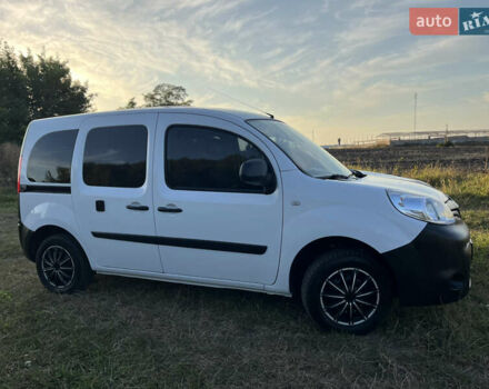 Белый Рено Кенгу, объемом двигателя 1.5 л и пробегом 233 тыс. км за 11750 $, фото 3 на Automoto.ua