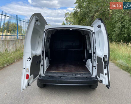 Белый Рено Кенгу, объемом двигателя 0 л и пробегом 70 тыс. км за 9700 $, фото 25 на Automoto.ua