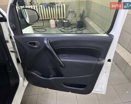 Рено Кенгу 2019 в Умани на Automoto.ua Белый Рено Кенгу, объемом двигателя 1.5 л и пробегом 264 тыс. км за 14500 $, фото 9 на Automoto.ua