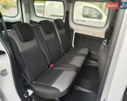 Белый Рено Кенгу, объемом двигателя 0 л и пробегом 16 тыс. км за 14700 $, фото 13 на Automoto.ua