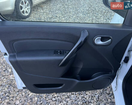 Білий Рено Кєнгу, об'ємом двигуна 1.5 л та пробігом 190 тис. км за 10800 $, фото 12 на Automoto.ua