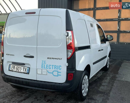 Белый Рено Кенгу, объемом двигателя 0 л и пробегом 99 тыс. км за 8250 $, фото 15 на Automoto.ua