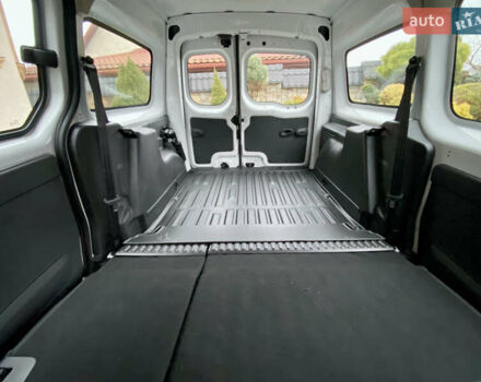 Белый Рено Кенгу, объемом двигателя 0 л и пробегом 17 тыс. км за 14399 $, фото 60 на Automoto.ua