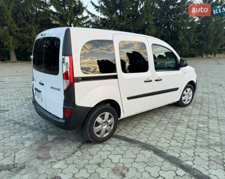 Белый Рено Кенгу, объемом двигателя 1.46 л и пробегом 190 тыс. км за 12700 $, фото 4 на Automoto.ua