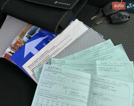 Белый Рено Кенгу, объемом двигателя 0 л и пробегом 17 тыс. км за 14399 $, фото 63 на Automoto.ua