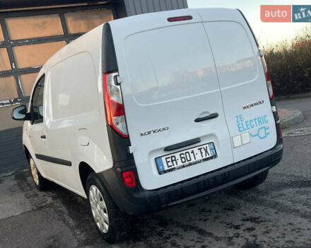 Белый Рено Кенгу, объемом двигателя 0 л и пробегом 99 тыс. км за 8250 $, фото 7 на Automoto.ua