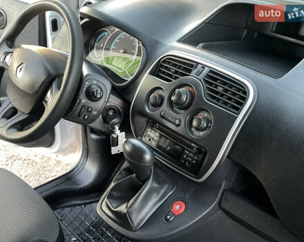 Белый Рено Кенгу, объемом двигателя 0 л и пробегом 99 тыс. км за 8250 $, фото 22 на Automoto.ua