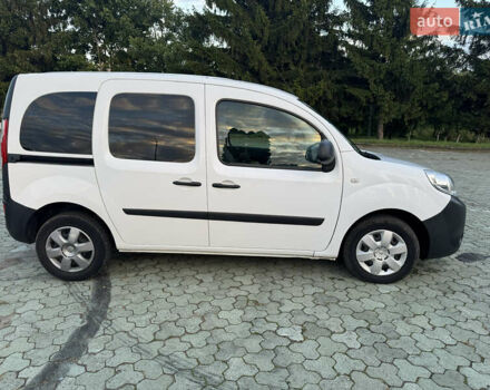Белый Рено Кенгу, объемом двигателя 1.46 л и пробегом 190 тыс. км за 12700 $, фото 5 на Automoto.ua