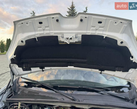 Белый Рено Кенгу, объемом двигателя 1.46 л и пробегом 190 тыс. км за 12700 $, фото 20 на Automoto.ua
