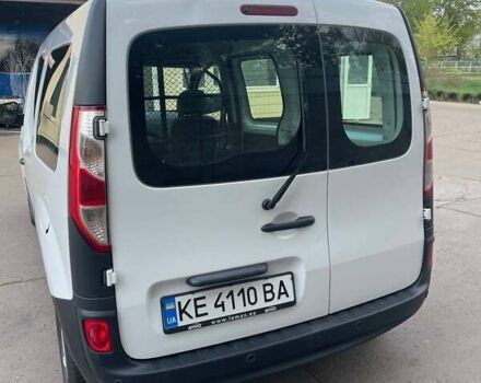 Белый Рено Кенгу, объемом двигателя 1.46 л и пробегом 114 тыс. км за 13613 $, фото 9 на Automoto.ua
