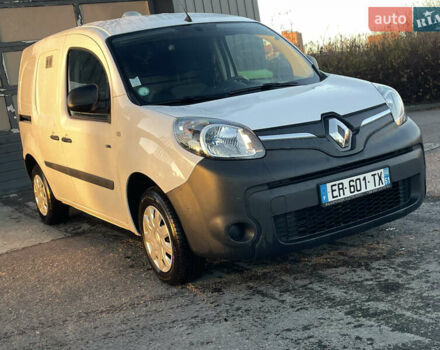 Белый Рено Кенгу, объемом двигателя 0 л и пробегом 99 тыс. км за 8250 $, фото 31 на Automoto.ua