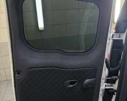 Білий Рено Кєнгу, об'ємом двигуна 1.5 л та пробігом 131 тис. км за 13999 $, фото 17 на Automoto.ua