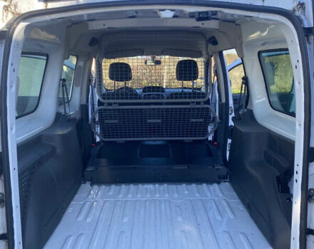 Белый Рено Кенгу, объемом двигателя 0 л и пробегом 82 тыс. км за 13200 $, фото 19 на Automoto.ua