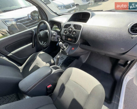 Белый Рено Кенгу, объемом двигателя 1.5 л и пробегом 179 тыс. км за 12700 $, фото 24 на Automoto.ua