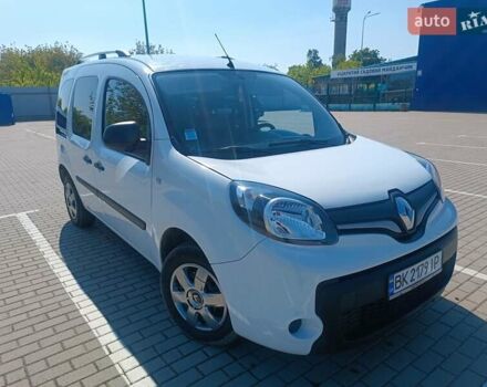Білий Рено Кєнгу, об'ємом двигуна 1.5 л та пробігом 48 тис. км за 11499 $, фото 7 на Automoto.ua
