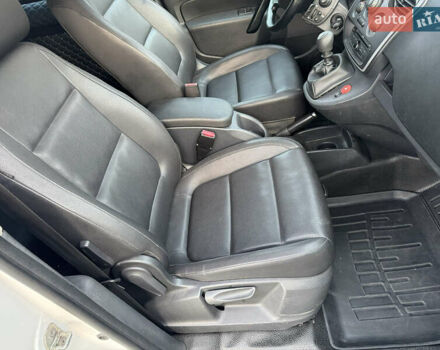 Белый Рено Кенгу, объемом двигателя 1.46 л и пробегом 190 тыс. км за 12700 $, фото 11 на Automoto.ua