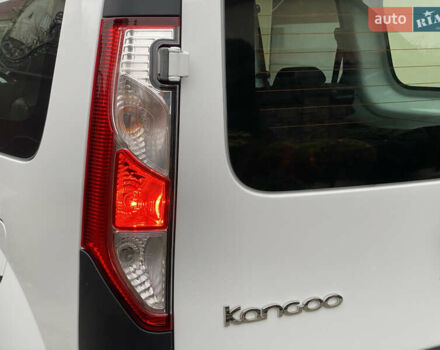 Белый Рено Кенгу, объемом двигателя 0 л и пробегом 17 тыс. км за 14399 $, фото 9 на Automoto.ua