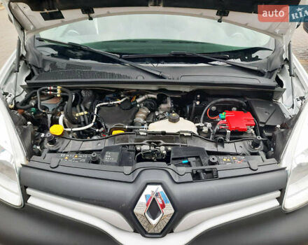 Белый Рено Кенгу, объемом двигателя 1.5 л и пробегом 175 тыс. км за 12800 $, фото 18 на Automoto.ua