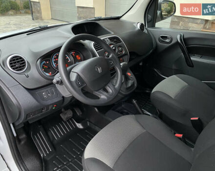 Белый Рено Кенгу, объемом двигателя 0 л и пробегом 17 тыс. км за 14399 $, фото 31 на Automoto.ua