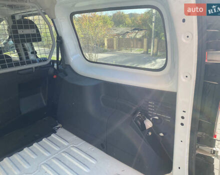 Белый Рено Кенгу, объемом двигателя 0 л и пробегом 82 тыс. км за 13200 $, фото 15 на Automoto.ua