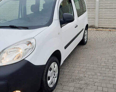 Белый Рено Кенгу, объемом двигателя 1.5 л и пробегом 175 тыс. км за 12800 $, фото 2 на Automoto.ua
