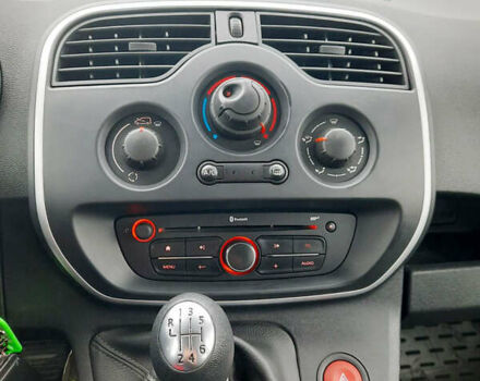 Белый Рено Кенгу, объемом двигателя 1.5 л и пробегом 175 тыс. км за 12800 $, фото 12 на Automoto.ua