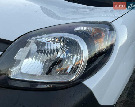 Белый Рено Кенгу, объемом двигателя 0 л и пробегом 99 тыс. км за 8250 $, фото 2 на Automoto.ua