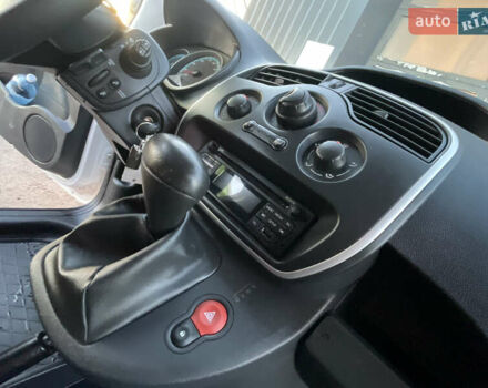 Белый Рено Кенгу, объемом двигателя 0 л и пробегом 99 тыс. км за 8250 $, фото 16 на Automoto.ua