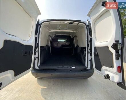 Белый Рено Кенгу, объемом двигателя 1.5 л и пробегом 138 тыс. км за 12597 $, фото 24 на Automoto.ua