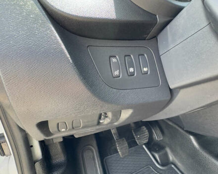 Белый Рено Кенгу, объемом двигателя 1.5 л и пробегом 149 тыс. км за 13900 $, фото 18 на Automoto.ua