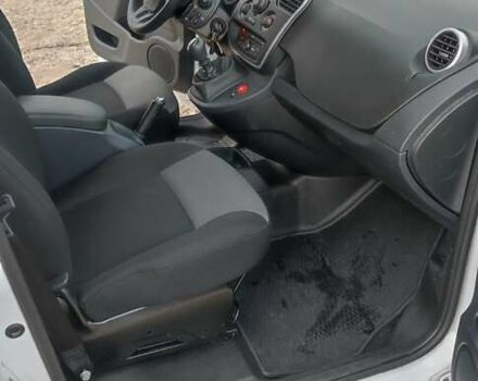 Белый Рено Кенгу, объемом двигателя 1.5 л и пробегом 100 тыс. км за 11500 $, фото 2 на Automoto.ua