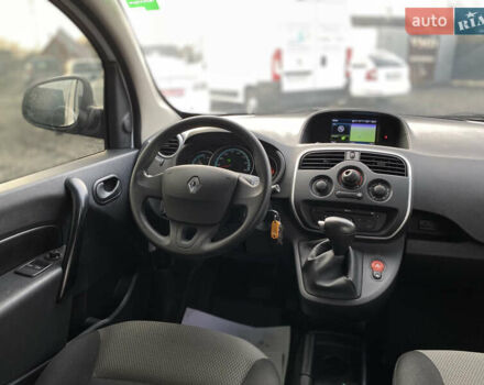 Белый Рено Кенгу, объемом двигателя 0 л и пробегом 8 тыс. км за 15500 $, фото 59 на Automoto.ua