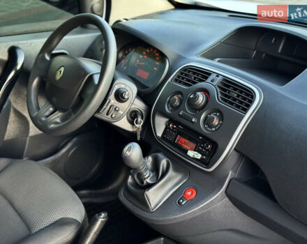 Белый Рено Кенгу, объемом двигателя 1.5 л и пробегом 164 тыс. км за 11399 $, фото 25 на Automoto.ua