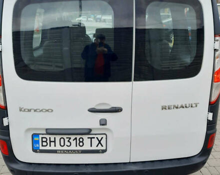 Белый Рено Кенгу, объемом двигателя 1.5 л и пробегом 175 тыс. км за 12800 $, фото 4 на Automoto.ua