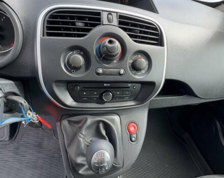 Белый Рено Кенгу, объемом двигателя 0 л и пробегом 181 тыс. км за 12600 $, фото 16 на Automoto.ua