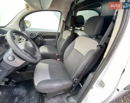 Белый Рено Кенгу, объемом двигателя 1.5 л и пробегом 138 тыс. км за 12597 $, фото 35 на Automoto.ua