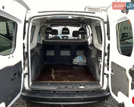 Белый Рено Кенгу, объемом двигателя 0 л и пробегом 8 тыс. км за 15500 $, фото 27 на Automoto.ua