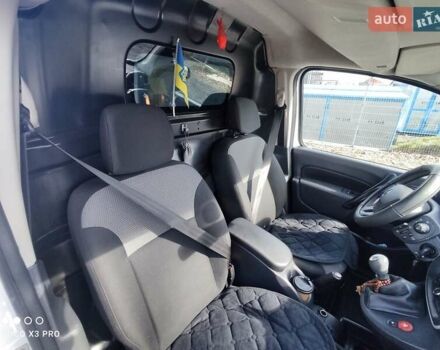 Белый Рено Кенгу, объемом двигателя 1.5 л и пробегом 180 тыс. км за 12250 $, фото 27 на Automoto.ua