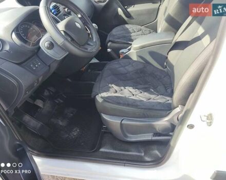Белый Рено Кенгу, объемом двигателя 1.5 л и пробегом 180 тыс. км за 12250 $, фото 12 на Automoto.ua