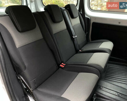 Белый Рено Кенгу, объемом двигателя 0 л и пробегом 17 тыс. км за 14399 $, фото 48 на Automoto.ua