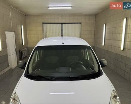 Білий Рено Кєнгу, об'ємом двигуна 1.5 л та пробігом 131 тис. км за 13999 $, фото 25 на Automoto.ua