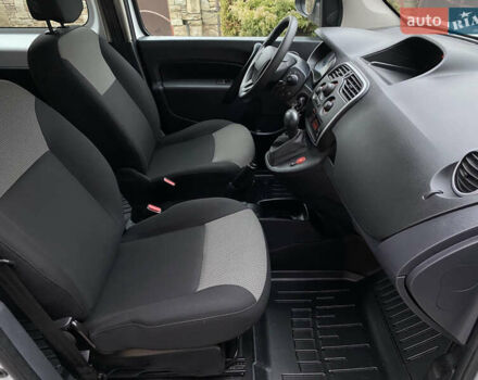 Белый Рено Кенгу, объемом двигателя 0 л и пробегом 17 тыс. км за 14399 $, фото 43 на Automoto.ua